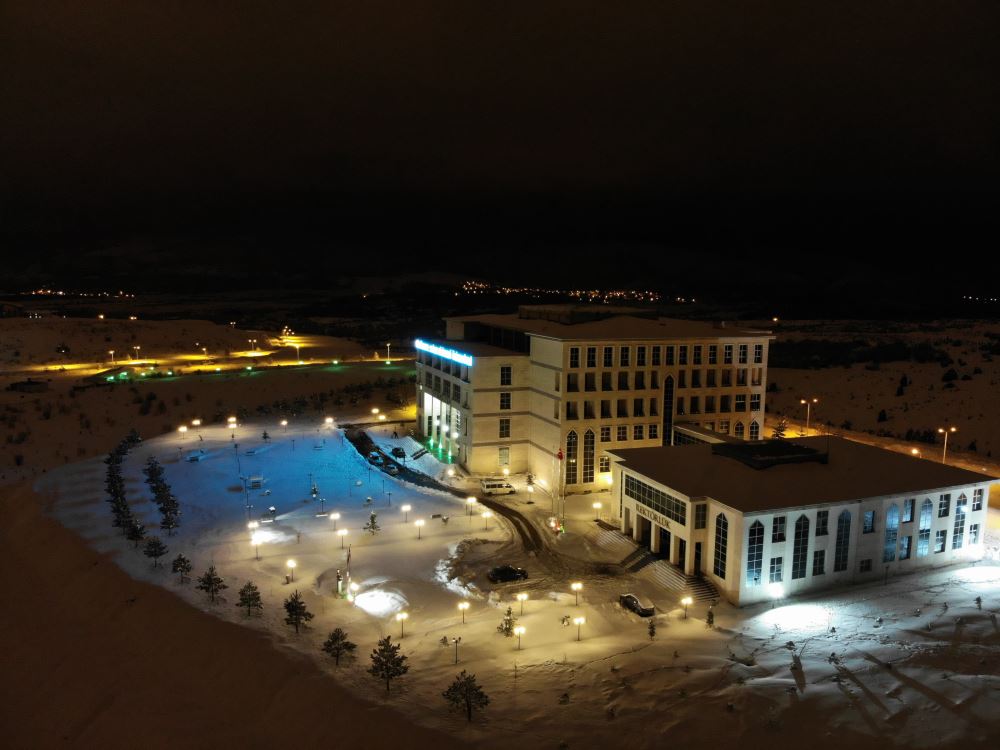 KSBÜ GECEYİ AYDINLATTI